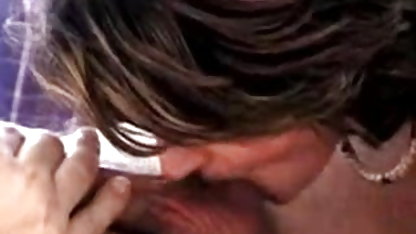 நாய் இலவச பிரிட்டிஷ் ஆபாச வீட்டில் நடை