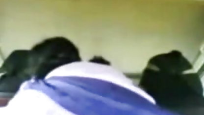 மூன்று தேசி உண்மையான வீட்டில் செக்ஸ் கவர்ச்சியான லெஸ்பியன்