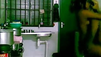 அவர்களின் முதல் அமெச்சூர் திருடப்பட்ட வீட்டில் செக்ஸ் நாடாக்கள்