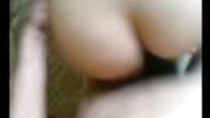 மாணவர்கள் வீட்டில் தனியாக ஆபாச ஓய்வெடுக்கிறார்கள்