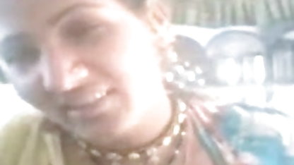 துளையிட்ட அமெச்சூர் வீட்டில் திரைப்படம் லேபியாவுடன் மனைவி