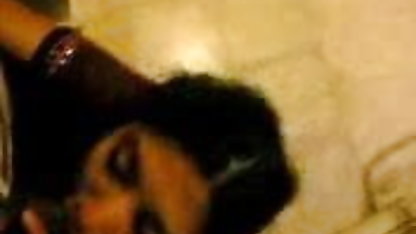 கை காதலி அவனை புணர்ச்சியில் ஆழ்த்துகிறாள் ரஷியன் வீட்டில் ஆபாச