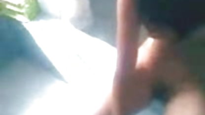 இரண்டு வேசிகளுடன் மூன்றுபேர் கட்டாயம் வீட்டில் செக்ஸ்