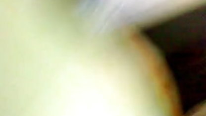 அழகான லெஸ்பியன் செக்ஸ், வீட்டில் கால்கள் கொண்ட பொன்னிறம்