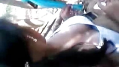 ஒரு கருப்பு பையனுடன் உறவினர் வீட்டில் ஆபாச கேங்பாங்