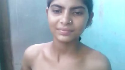 முதிர்ந்த மற்றும் இளம் பாகிஸ்தான் வீட்டில் ஆபாச லெஸ்பியன்