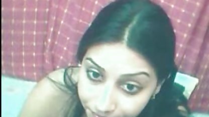 அவர் வீட்டில் செய்த ஆபாச தனது முதல் ஆபாசத்தில் நடித்தார்
