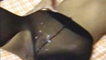 பால்கனியில் நிர்வாண புண்டையைக் சிற்றின்ப வீட்டில் ஆபாச காட்டுகிறது