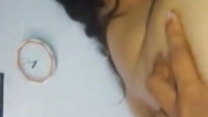 பிளின்ட்ஸ்டோன்ஸ் செக்ஸ், இந்திய கிராமத்தில் பெண் பகடி செக்ஸ்