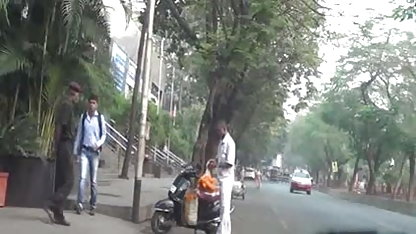 மனைவியைக் கட்டிக்கொண்டு டில்டோ மற்றும் விரல்களைப் அப்பா வீட்டில் இல்லை செக்ஸ் பிடித்தாள்