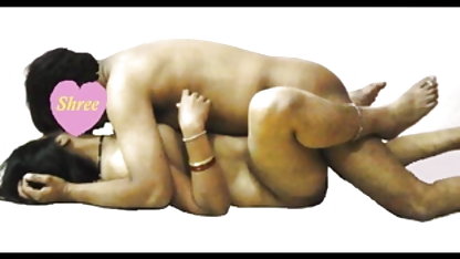 18 வயது ரஷ்ய பெண் கழுதைக்குள் பங்களா கிராமத்தில் செக்ஸ் நுழைகிறாள்