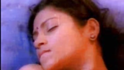 பலவீனமானவர் தனது காதலியை ஒரு ரப்பர் டிக் வீட்டில் ஆபாச செக்ஸ் வீடியோக்கள் மூலம் பிடிக்கிறார்