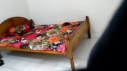 ஒரு சிப்பாயுடன் ரஷ்ய ஜப்பனீஸ் மனைவி வீட்டில் தனியாக செக்ஸ்