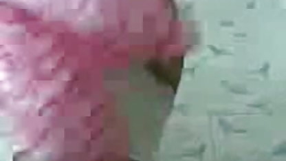 புதிய செக்ஸ் தோட்டத்தில் ஆபாச கோஸ்மோத்ஸை வெட்டுதல்