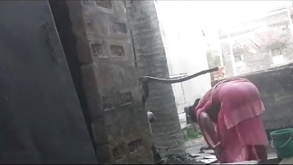 அழகி சக் சிவப்பு குழாய் வீட்டில் ஆபாச