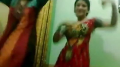 மரிங்கா நாட்டில் சிக்கி தொலைபேசியில் அகற்ற வீட்டில் ஆபாச பதிவு முடிந்தது