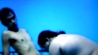 அவள் ரஷியன் ஆபாச வீட்டில் உதவியற்றவள்