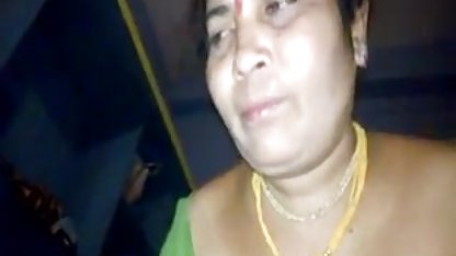 நான் சிறுநீர் கழிக்க ஆர்பருக்குள் இந்திய கிராமத்தில் சகோதரன், சகோதரி செக்ஸ் ஓடினேன்