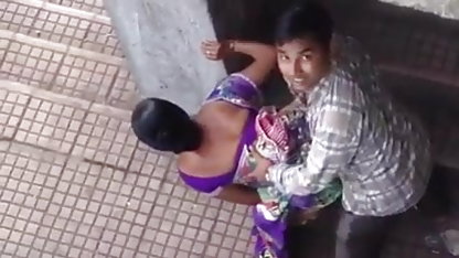 ஒரு மொபைல் வீட்டில் ஆபாச அழகான பிச் உடன் செக்ஸ்