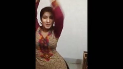 பையன் பால் கறக்கிறான் வங்கதேச கிராமத்தில் ஜோடி செக்ஸ்