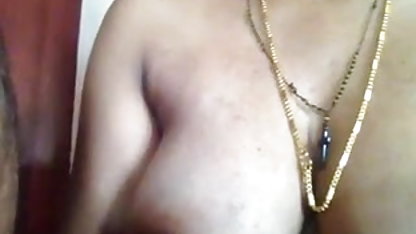 புல்வெளியில் நிர்வாண செக்ஸ், வீட்டில் பெண்