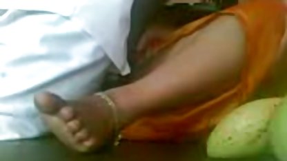 சிறிய வீட்டில் ஹார்ட் செக்ஸ் சேவல் மற்றும் குகை மூடல்