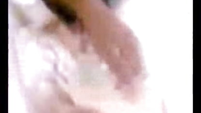 மென்மையான ஆபாசத்தின் வீட்டில் கொள்ளை