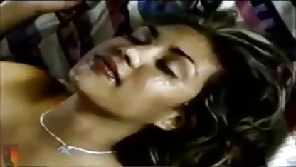 நீக்ரோ பெண்ணின் வீட்டில் ஆபாச விபச்சாரி