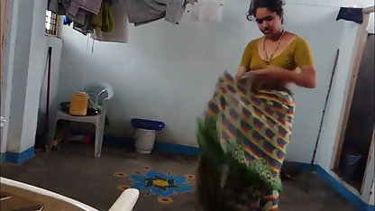 ஒரு பெரிய கழுதை கொண்ட குத பொன்னிறத்தில் படகோட்டி தமிழ் கிராமத்தில் ஜோடி செக்ஸ்