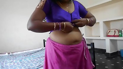 பெண்ணின் உடல் அழகாக சூடான வீட்டில் செக்ஸ் வீடியோ இருக்கிறது